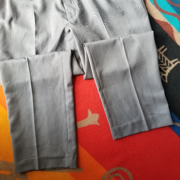 Botany 500 Gray Slacks - Picture 5 of 8